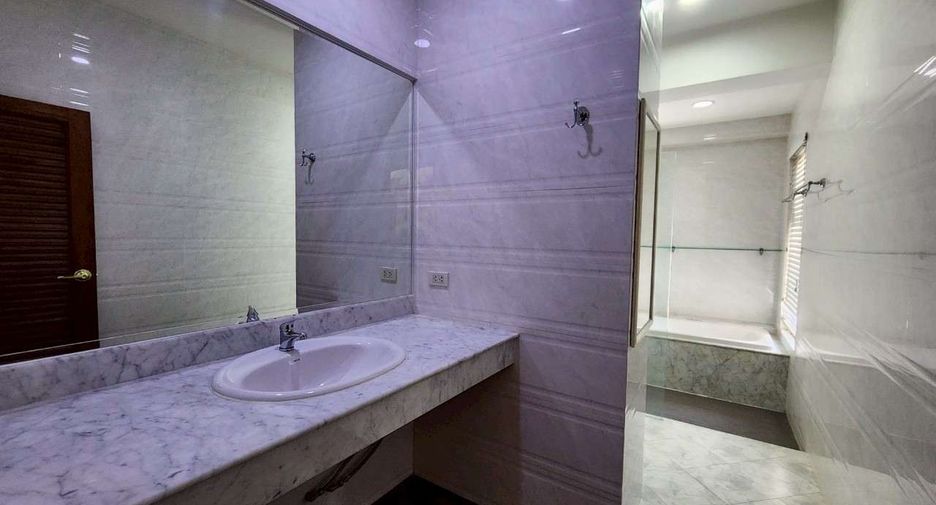 Wohnung zur Miete mit 3 Zimmer in Watthana, Bangkok