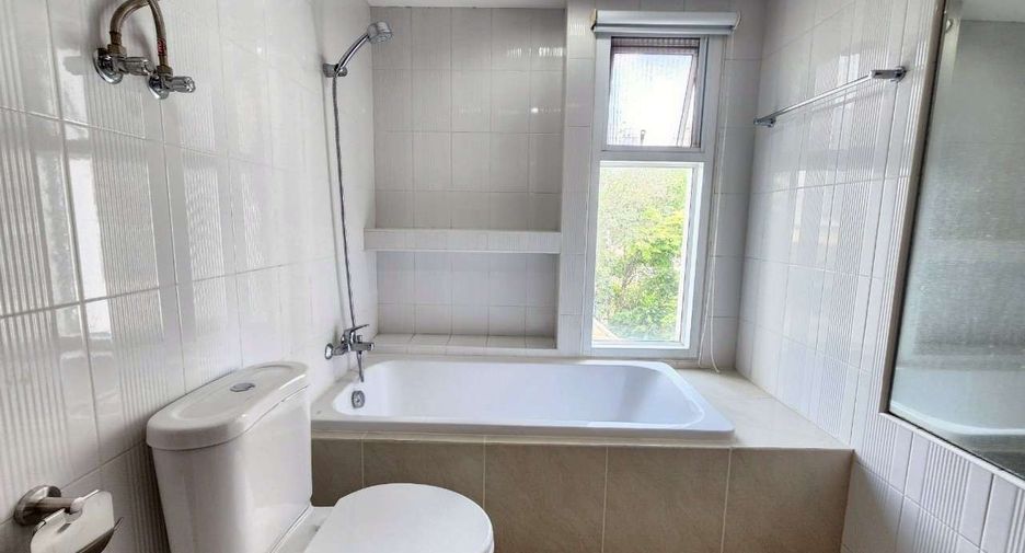 Wohnung zur Miete mit 3 Zimmer in Watthana, Bangkok