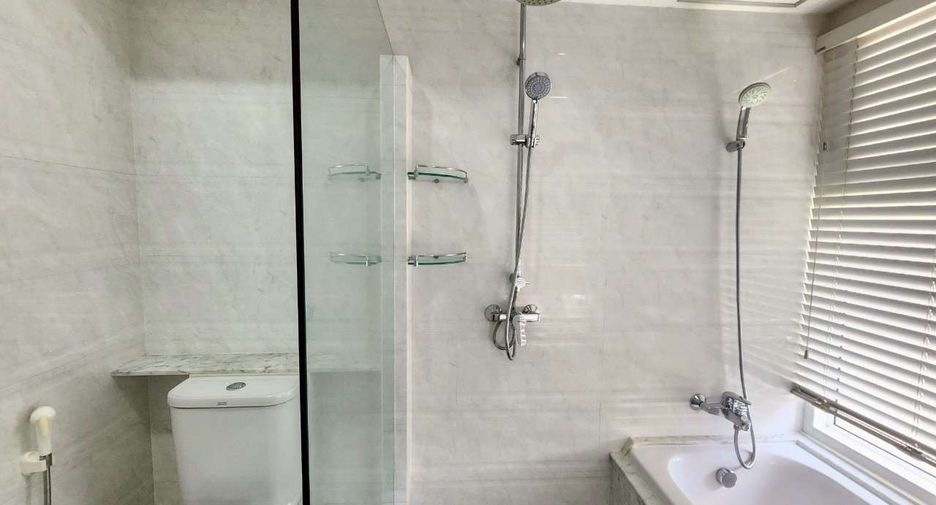 Wohnung zur Miete mit 3 Zimmer in Watthana, Bangkok