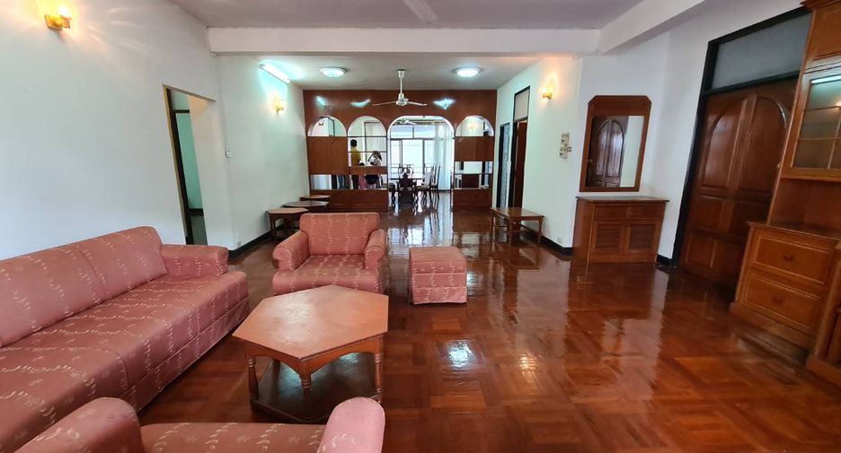 Wohnung zur Miete mit 3 Zimmer in Watthana, Bangkok