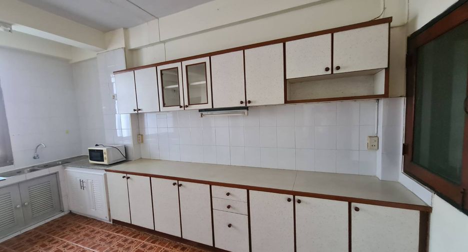Wohnung zur Miete mit 3 Zimmer in Watthana, Bangkok