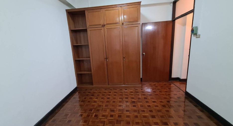Wohnung zur Miete mit 3 Zimmer in Watthana, Bangkok