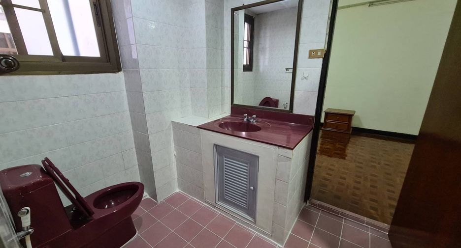 Wohnung zur Miete mit 3 Zimmer in Watthana, Bangkok
