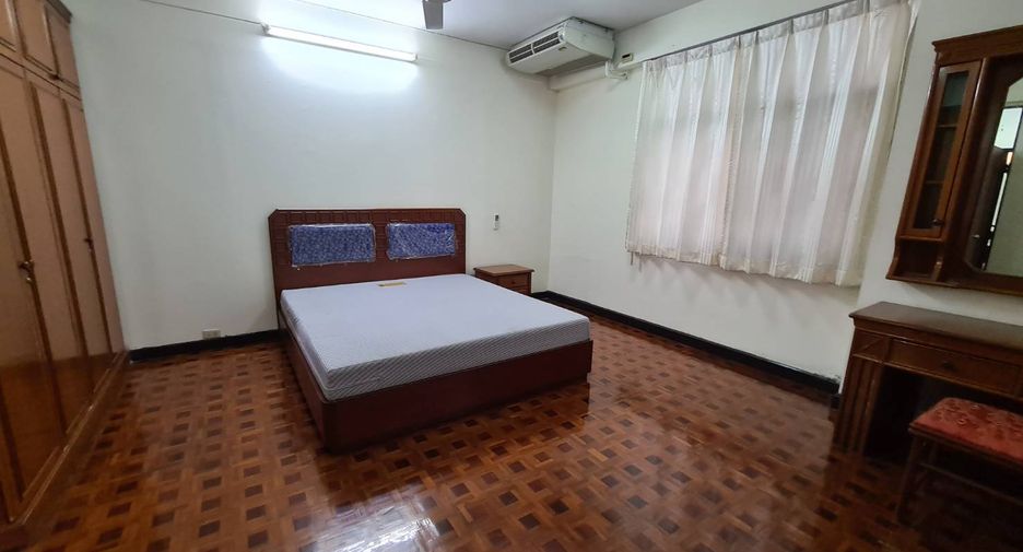 Wohnung zur Miete mit 3 Zimmer in Watthana, Bangkok