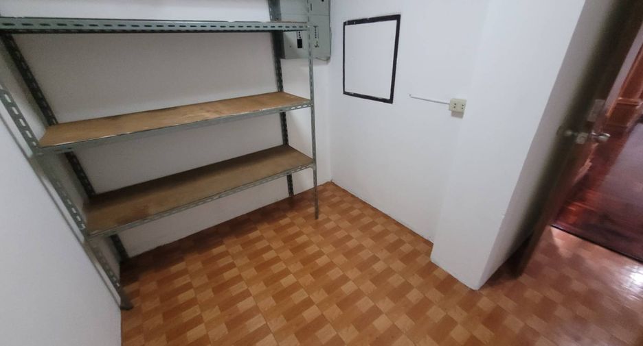 Wohnung zur Miete mit 3 Zimmer in Watthana, Bangkok