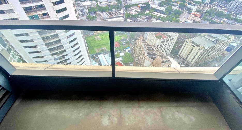 For rent 2 bedrooms condo in Khlong Toei, Bangkok