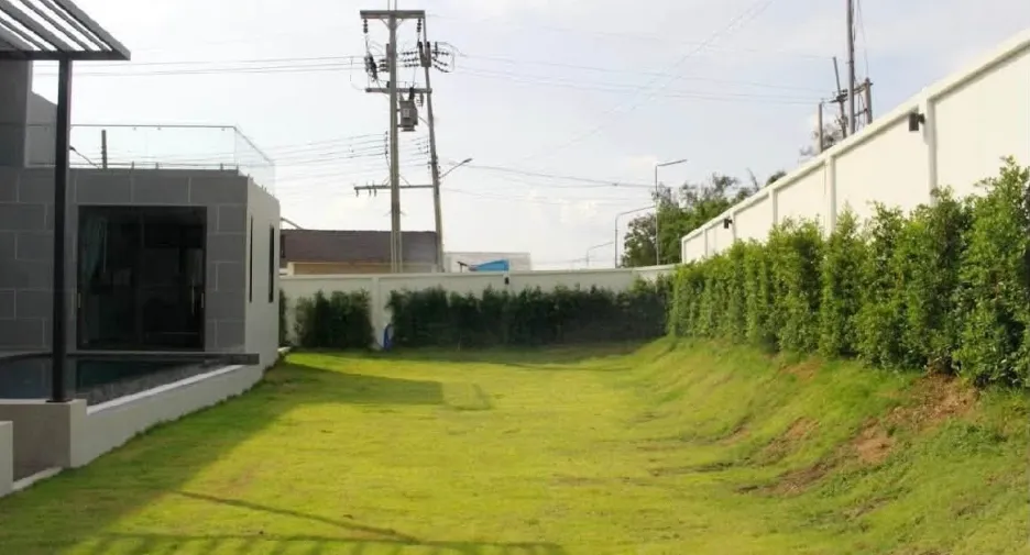 For rent 4 bedrooms villa in Bang Lamung, Chonburi