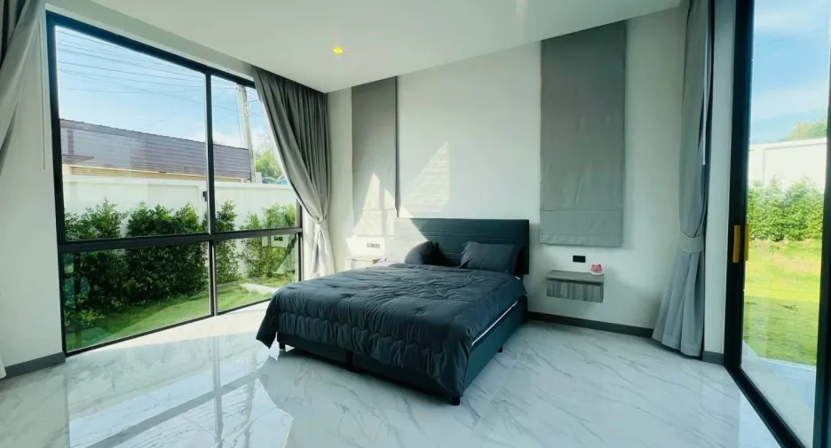 For rent 4 bedrooms villa in Bang Lamung, Chonburi