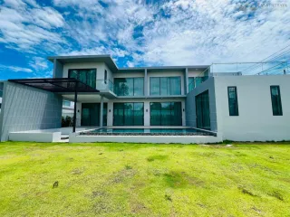 For rent 4 bedrooms villa in Bang Lamung, Chonburi