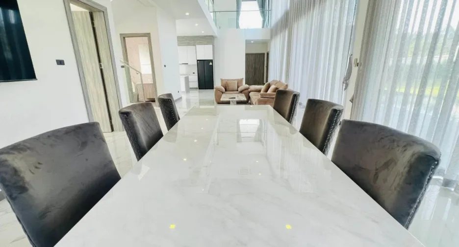 For rent 4 bedrooms villa in Bang Lamung, Chonburi