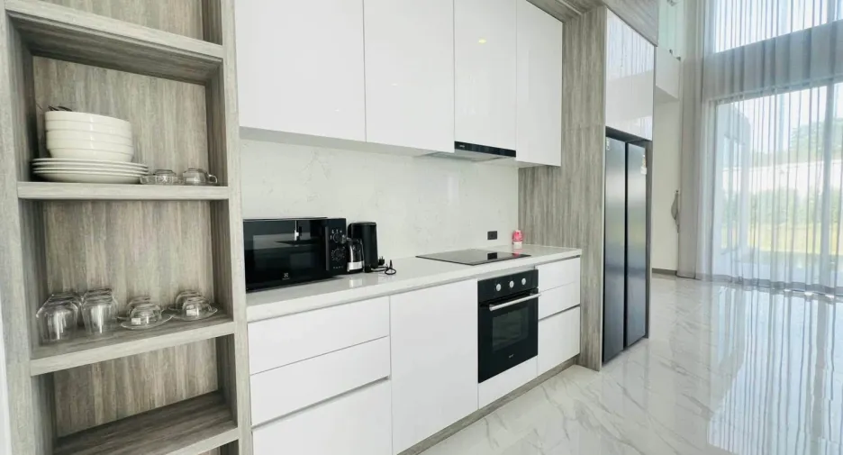 For rent 4 bedrooms villa in Bang Lamung, Chonburi