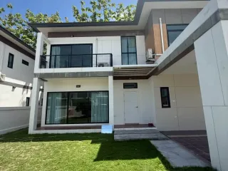 Продажа 4 спальни вилла в Банг Ламунг, Чонбури