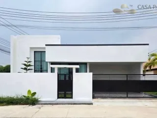 For rent 3 bedrooms villa in Bang Lamung, Chonburi