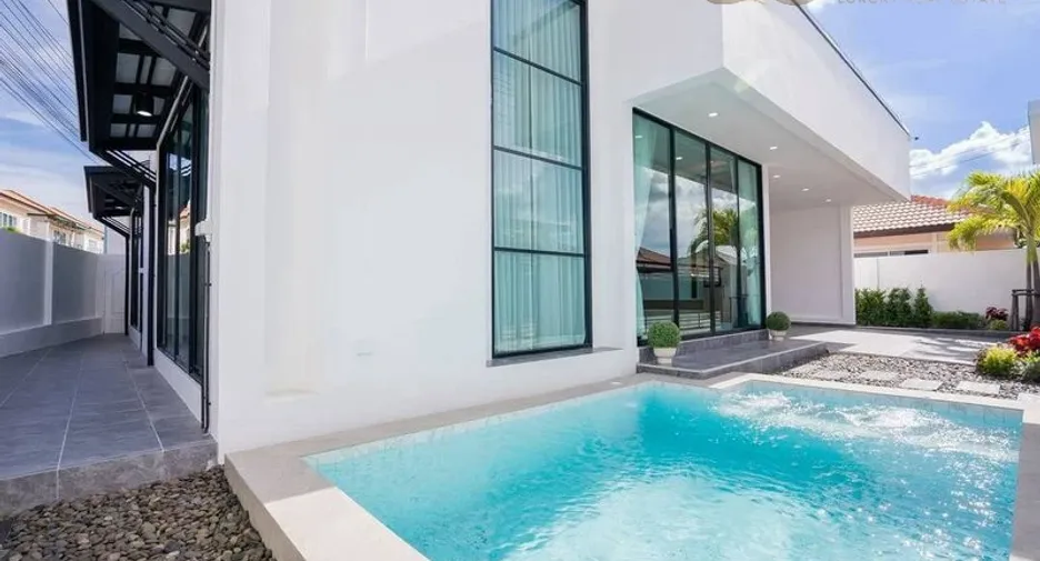 For rent 3 bedrooms villa in Bang Lamung, Chonburi