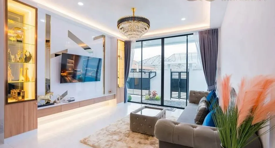 For rent 3 bedrooms villa in Bang Lamung, Chonburi