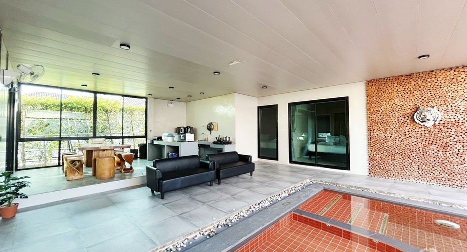 For rent 4 bedrooms villa in Hua Hin, Prachuap Khiri Khan