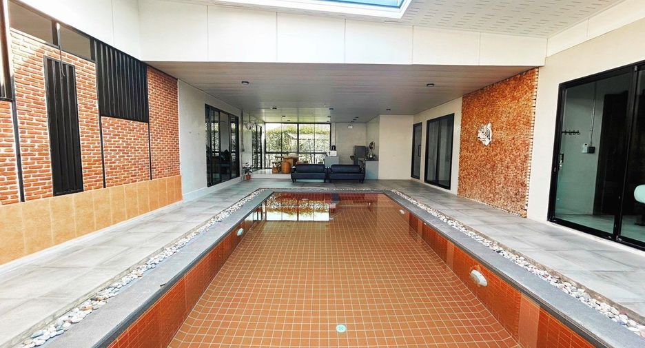For rent 4 bedrooms villa in Hua Hin, Prachuap Khiri Khan
