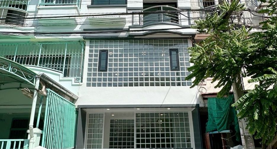 Продажа 4 спальни таунхаус в Тхунг Кхру, Бангкок