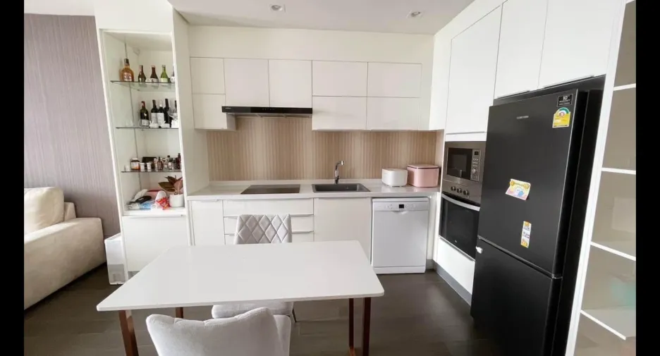 For sale 2 ベッドルーム condo in Pathum Wan, Bangkok