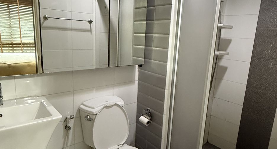 Wohnung zur Miete mit 2 Zimmer in Khlong Toei, Bangkok