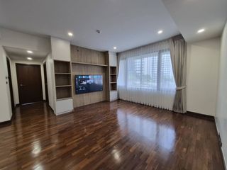 For rent 2 bedrooms condo in Sathon, Bangkok