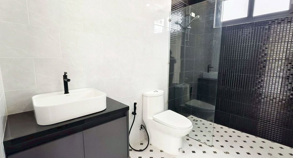 For sale 4 ベッドルーム villa in Mueang Phuket, Phuket