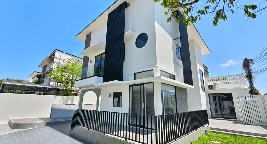 For sale 4 ベッドルーム villa in Mueang Phuket, Phuket