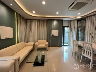 Аренда 3 спальни дом в Сапхан Сунг, Бангкок