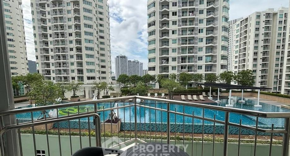 For rent and for sale 2 bedrooms condo in Huai Khwang, Bangkok