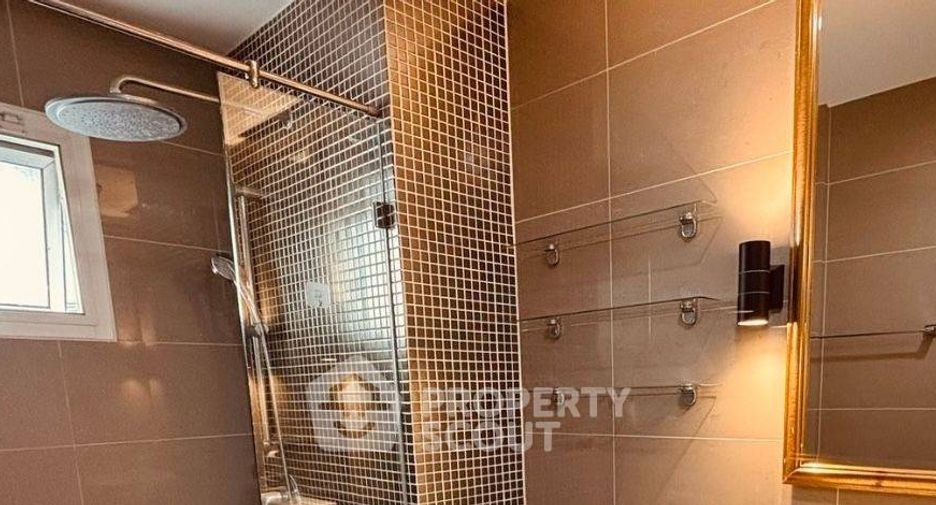 For rent and for sale 2 bedrooms condo in Huai Khwang, Bangkok