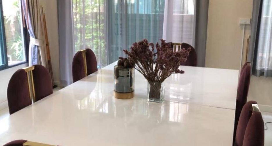 Haus zur Miete und zum Kauf mit 3 Zimmer in Suan Luang, Bangkok