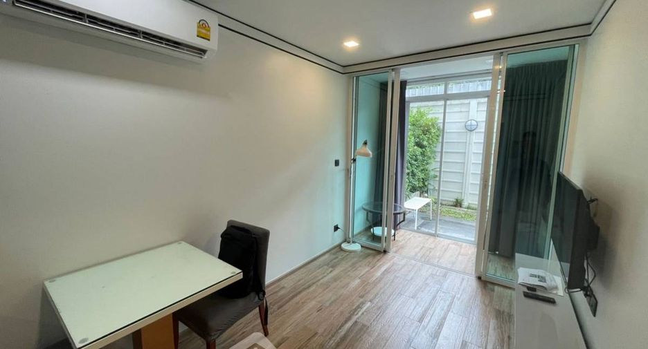 Wohnung zur Miete mit 1 Zimmer in Yan Nawa, Bangkok