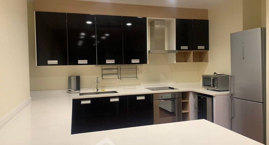For rent 2 bedrooms condo in Watthana, Bangkok