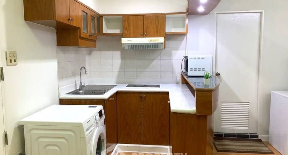 For rent 2 bedrooms condo in Watthana, Bangkok