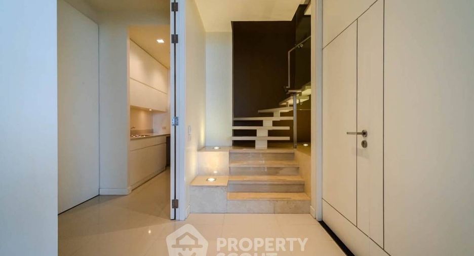 Condo en alquiler de 5 habitaciones en Bang Kho Laem, Bangkok