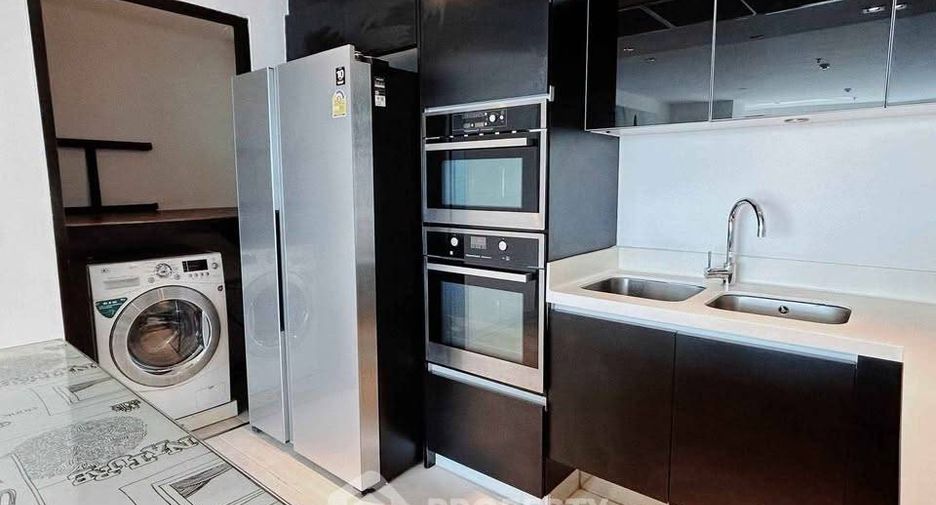 For rent 3 bedrooms condo in Watthana, Bangkok