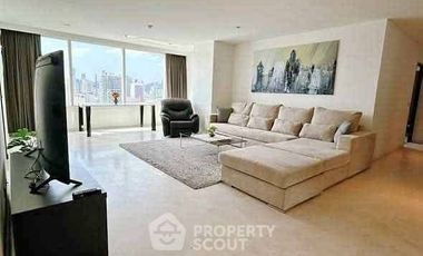 For rent 3 bedrooms condo in Watthana, Bangkok