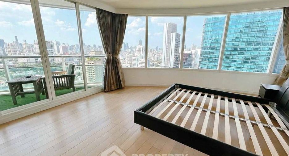 For rent 3 bedrooms condo in Watthana, Bangkok