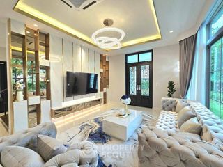 Casa en alquiler de 4 habitaciones en Lat Krabang, Bangkok