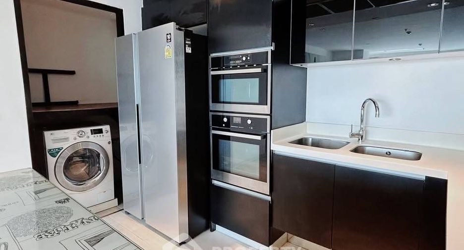 For rent 3 bedrooms condo in Watthana, Bangkok