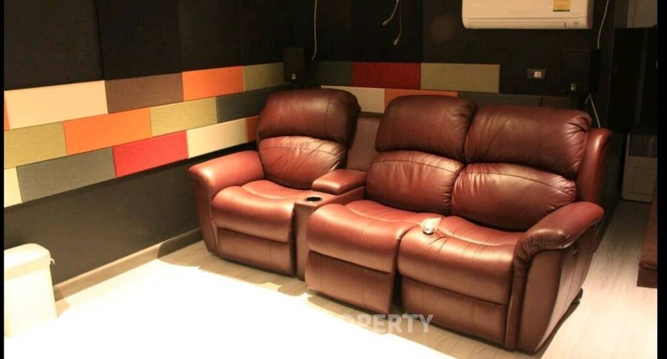 For rent 4 bedrooms condo in Watthana, Bangkok