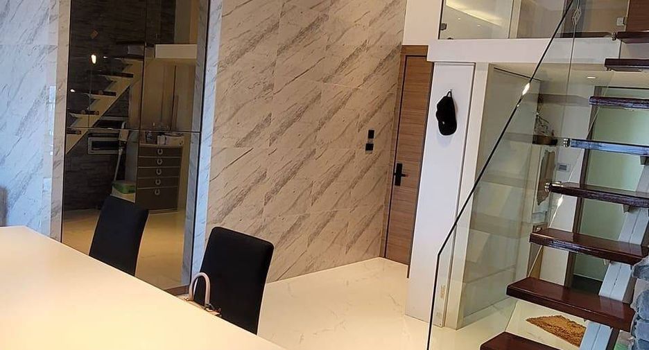 For rent 4 bedrooms condo in Watthana, Bangkok