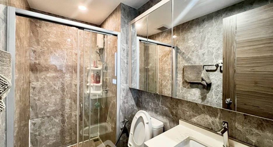 Продажа 1 кровать кондо в Хуаи Кхщанг, Бангкок