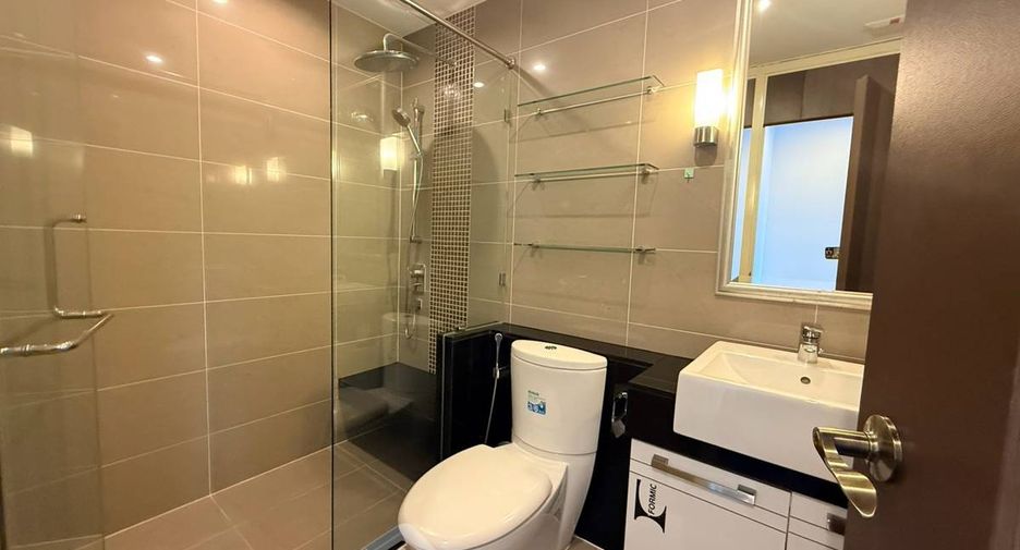 For rent 2 bedrooms condo in Sathon, Bangkok