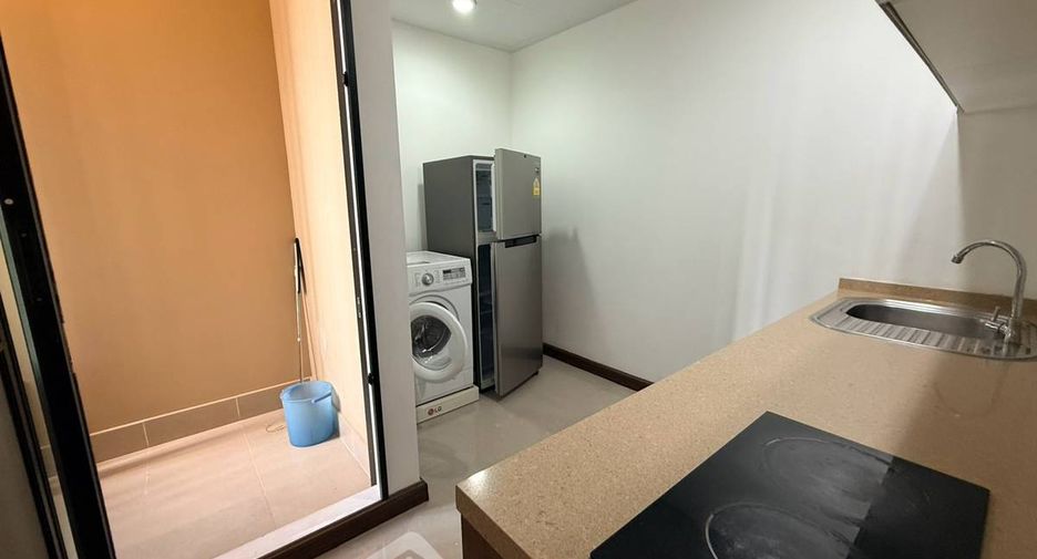 For rent 2 bedrooms condo in Sathon, Bangkok