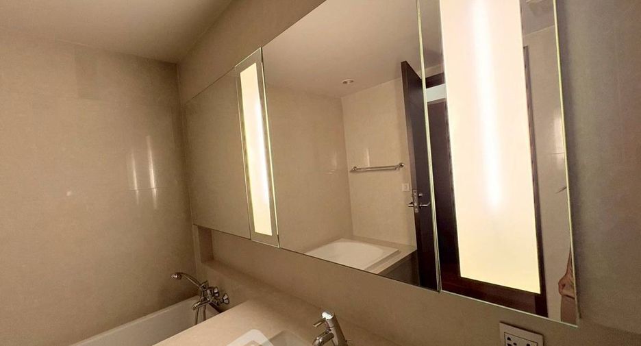 À louer 2 chambres condo à Watthana, Bangkok