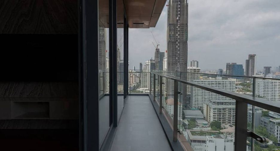 For rent 2 bedrooms condo in Watthana, Bangkok