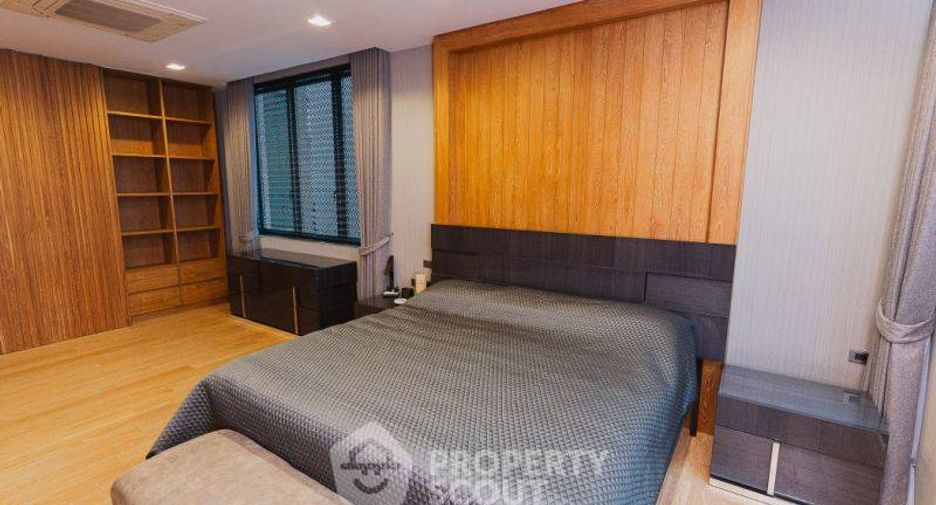 For sale 3 bedrooms house in Bang Kapi, Bangkok