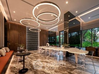 Condo en venta de 2 habitaciones en Khlong Toei, Bangkok