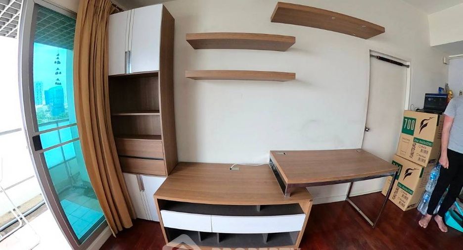 For sale 1 bed condo in Yan Nawa, Bangkok